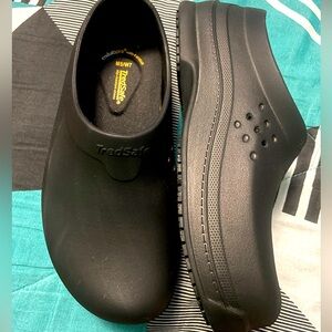 Women’s non slip work shoes